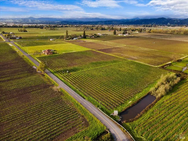 $2,399,000 | 2062 Woolsey Road, Fulton, CA 95439
