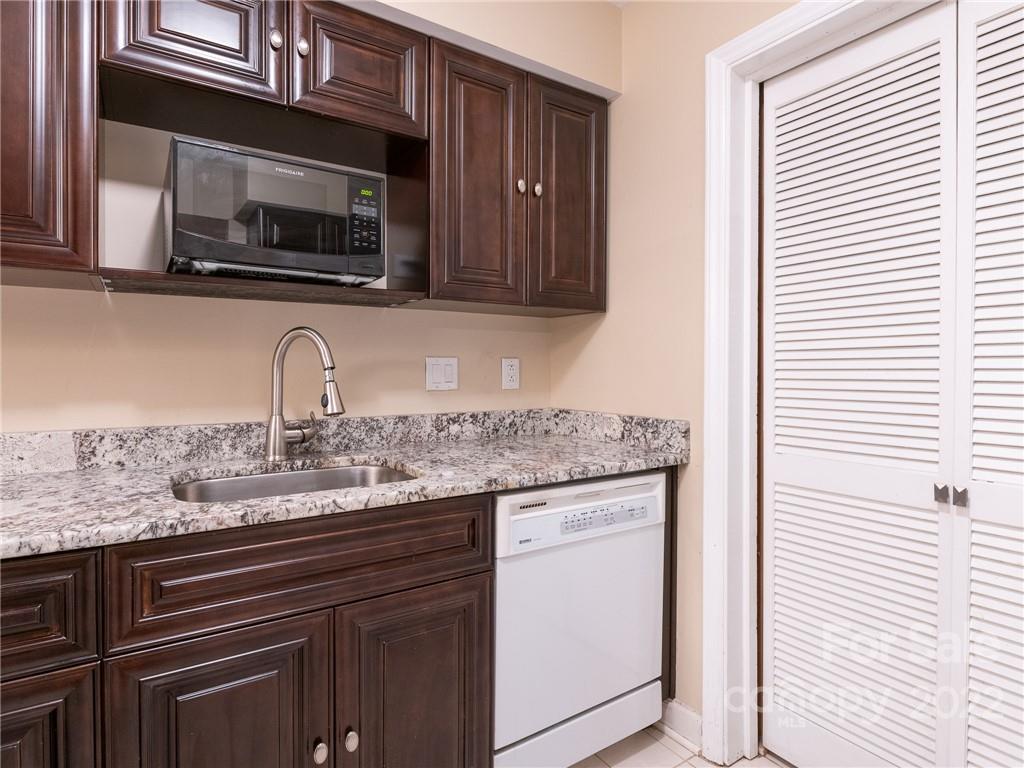 1600 Sharon Road West, Unit 7 Charlotte, NC 28210 - Photo 20 of 35 Gallery Image 20