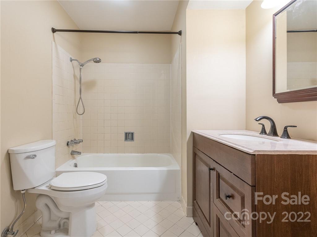 1600 Sharon Road West, Unit 7 Charlotte, NC 28210 - Photo 6 of 35 Gallery Image 6