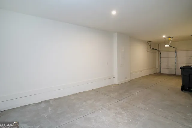 a view of entryway and hall