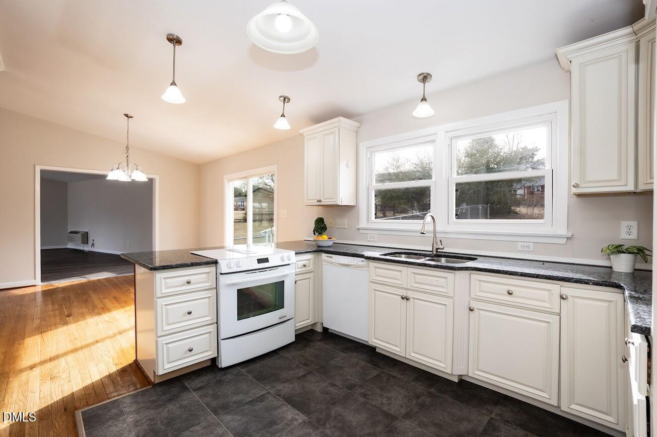 4000 Donna Road Raleigh, NC 27604 - Photo 26 of 58 Kitchen