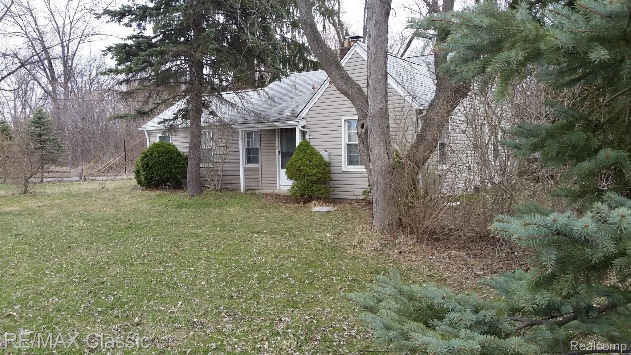 2005 Union Lake Road Commerce Township, MI 48382 - Photo 21 of 28 20190410_134605.jpg