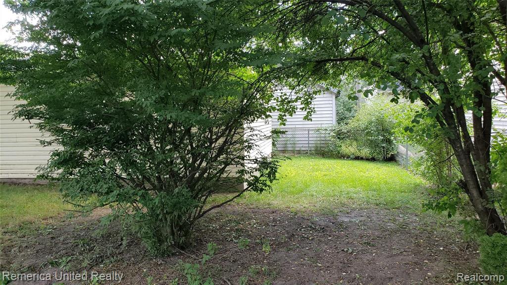 19811 Merriman Road Livonia, MI 48152 - Photo 8 of 41