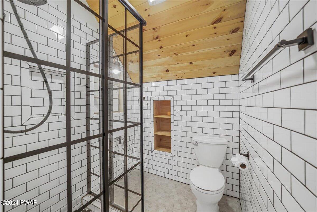 109 Timber Ridge Drive Hawley, PA 18428 - Photo 36 of 62 Bathroom #2 level 2