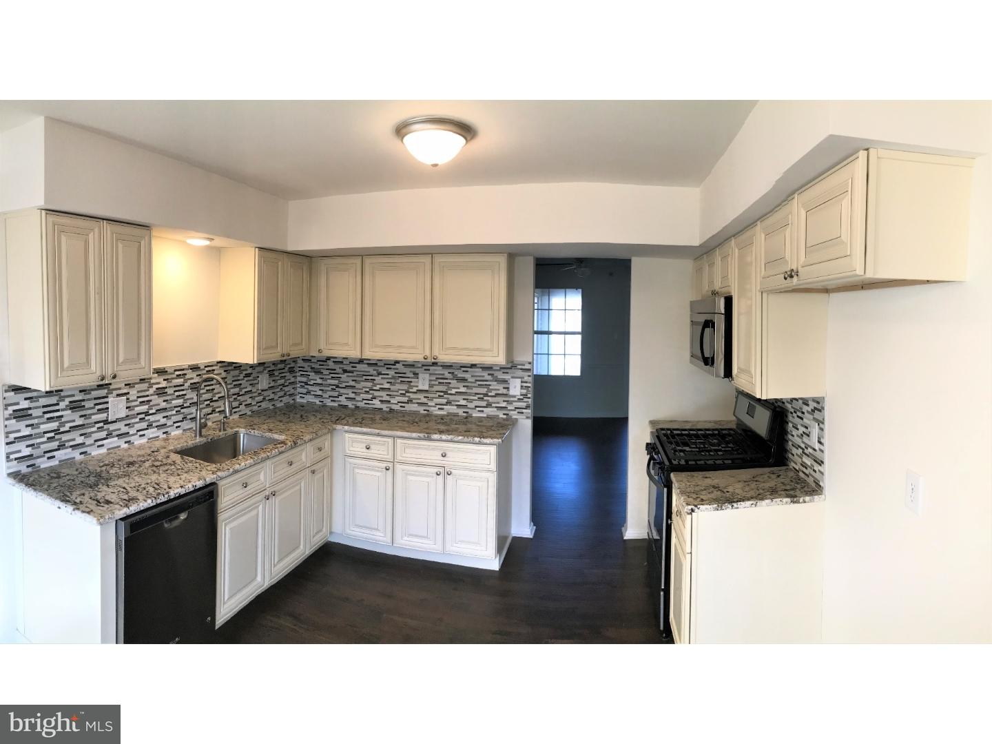 4 Summit Court Clementon, NJ 08021 - Photo 3 of 12 Gallery Image 3