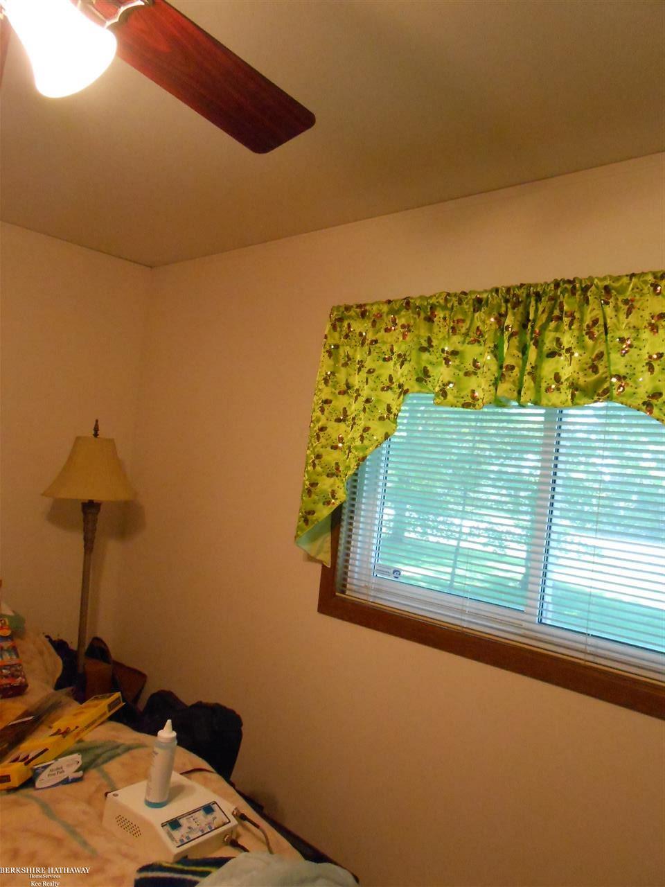 15805 Armada Center Road Armada, MI 48005 - Photo 26 of 28 31348479-25.JPG