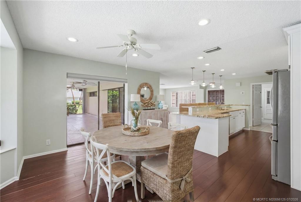3131 Southeast Fairway West Stuart, FL 34997 - Photo 19 of 48 Virtually staged.