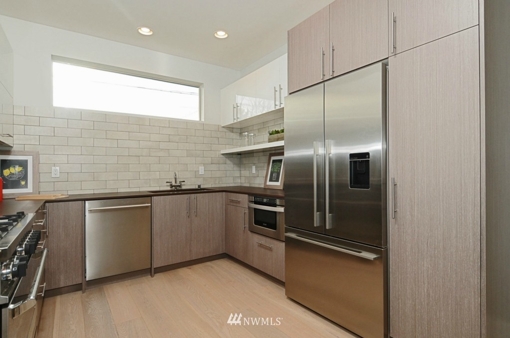 4808 Southwest Alaska Street Seattle, WA 98116 - Photo 11 of 25 Gallery Image 11
