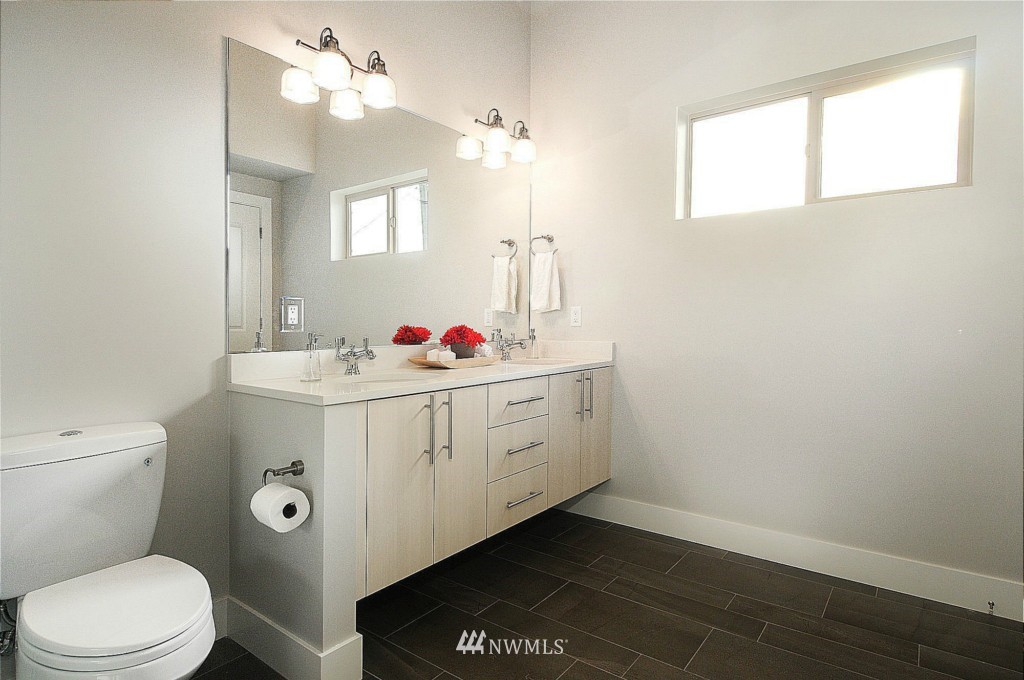 4808 Southwest Alaska Street Seattle, WA 98116 - Photo 17 of 25 Gallery Image 17