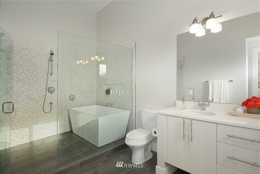 4808 Southwest Alaska Street Seattle, WA 98116 - Photo 18 of 25 Gallery Image 18