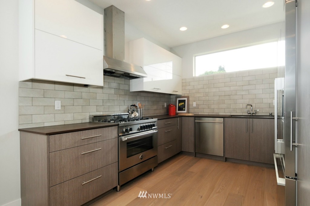 4808 Southwest Alaska Street Seattle, WA 98116 - Photo 10 of 25 Gallery Image 10