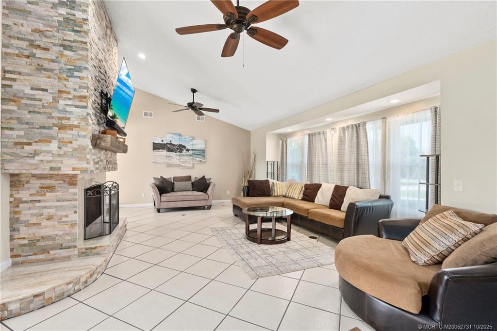 4599 Southeast Halston Court Stuart, FL 34997 - Photo 13 of 62