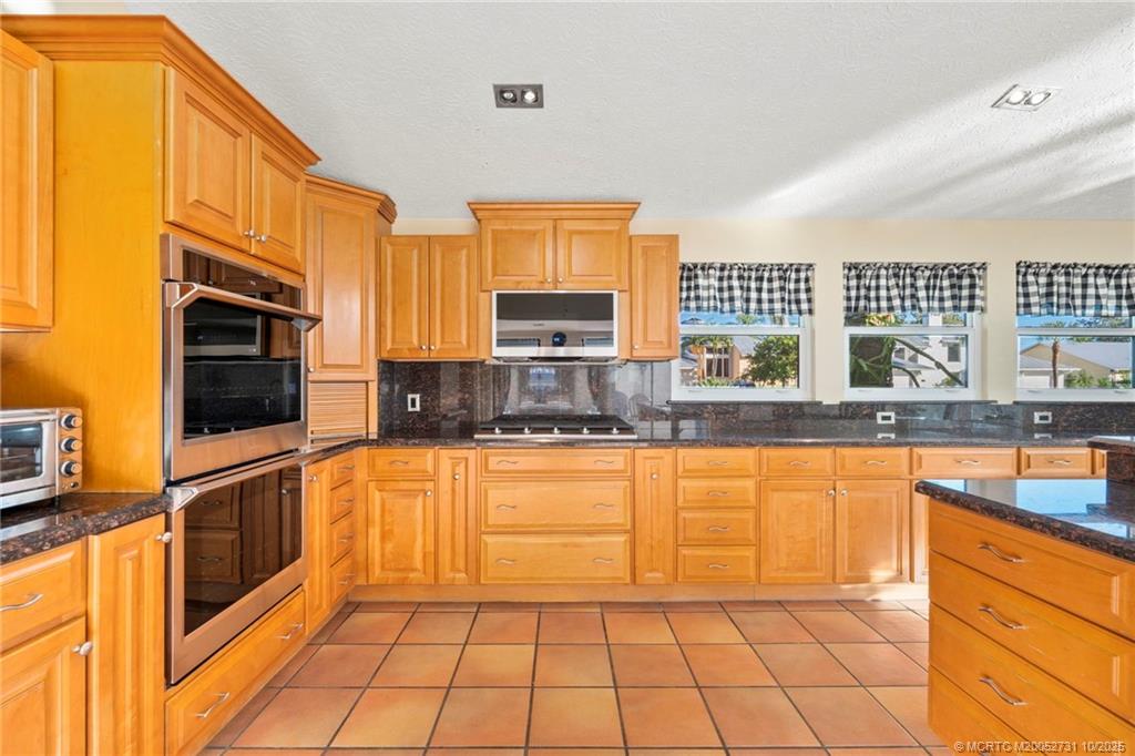 4599 Southeast Halston Court Stuart, FL 34997 - Photo 23 of 62