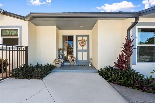 $950,000 | 4599 Southeast Halston Court, Stuart, FL 34997