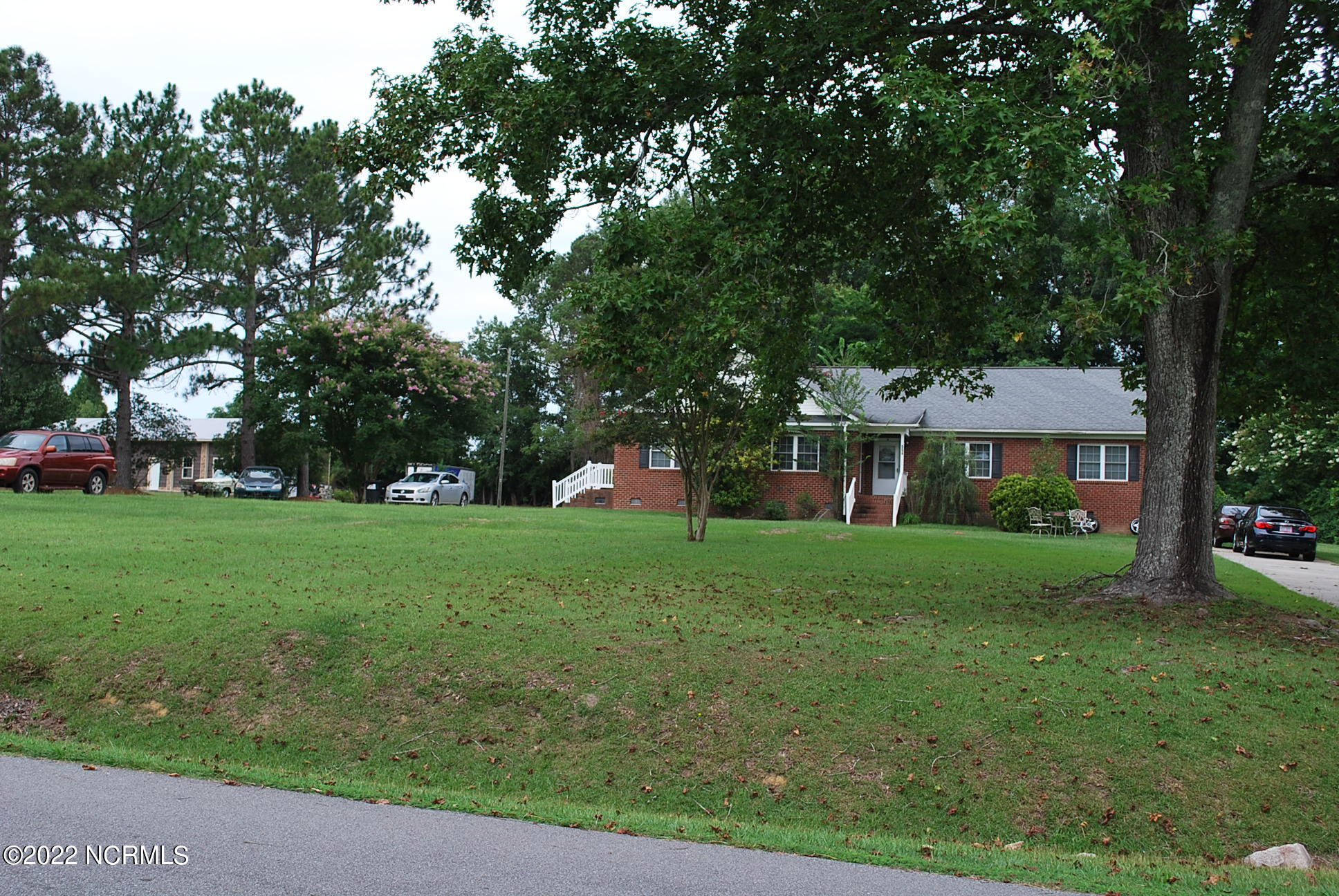554 Huntingridge Road, Unit A & B Greenville, NC 27834 - Photo 2 of 8 DSC_0653