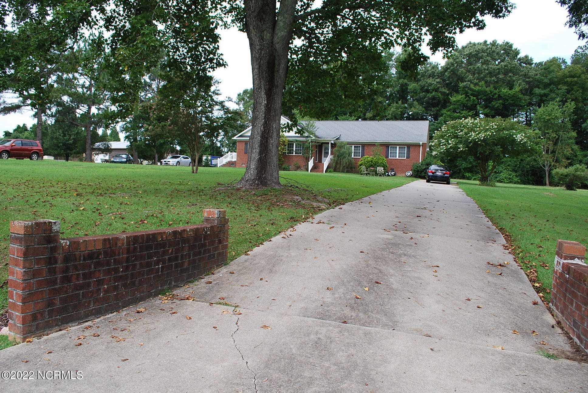 554 Huntingridge Road, Unit A & B Greenville, NC 27834 - Photo 3 of 8 DSC_0655