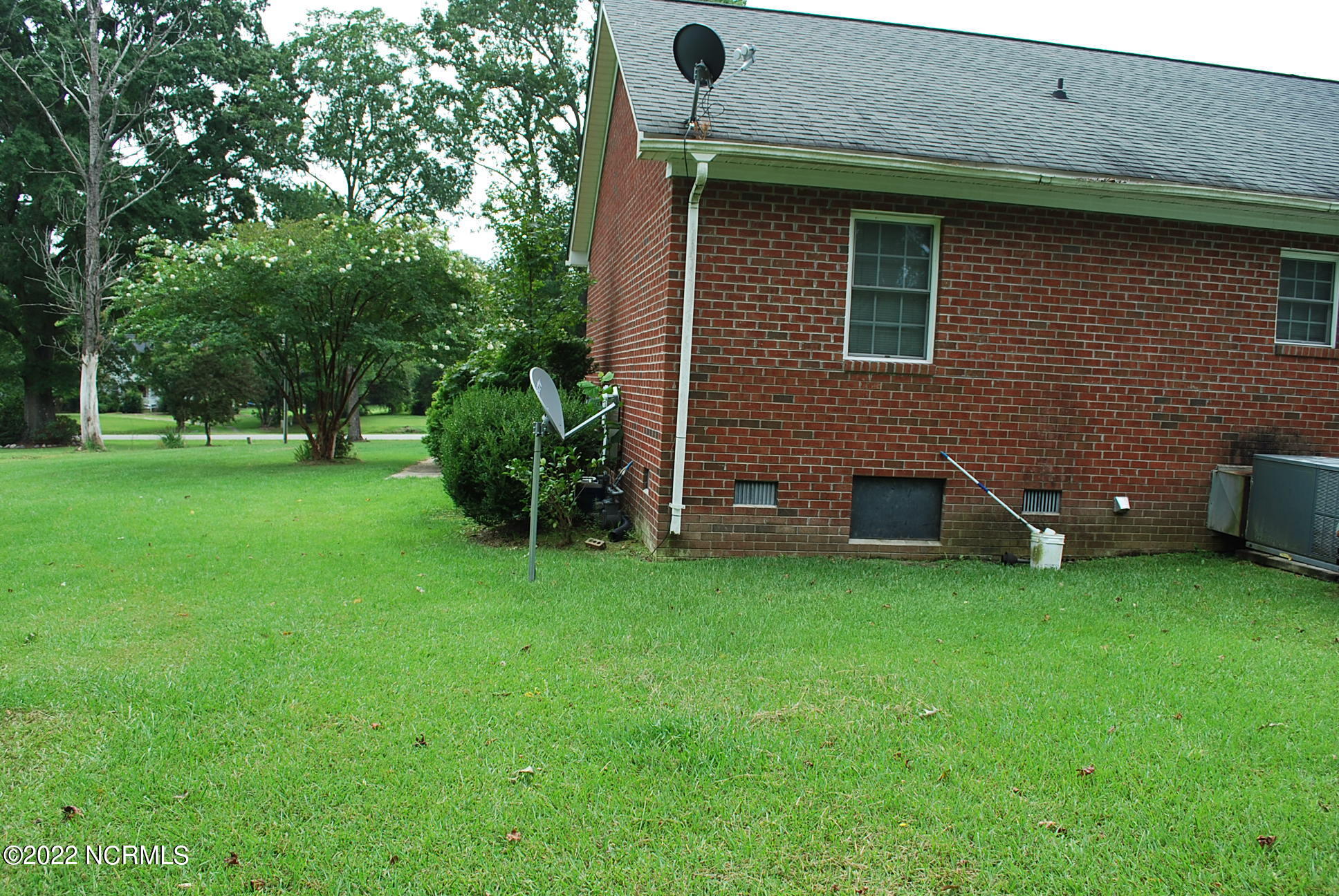 554 Huntingridge Road, Unit A & B Greenville, NC 27834 - Photo 8 of 8 DSC_0660