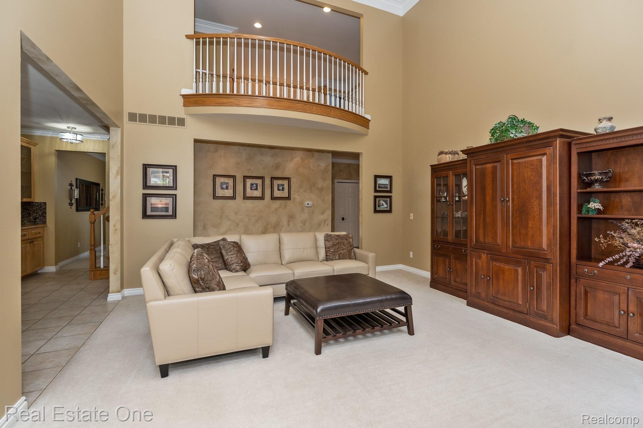 1345 Ross Lane Rochester, MI 48306 - Photo 10 of 61 ELEGANT TWO STORY GREAT ROOM