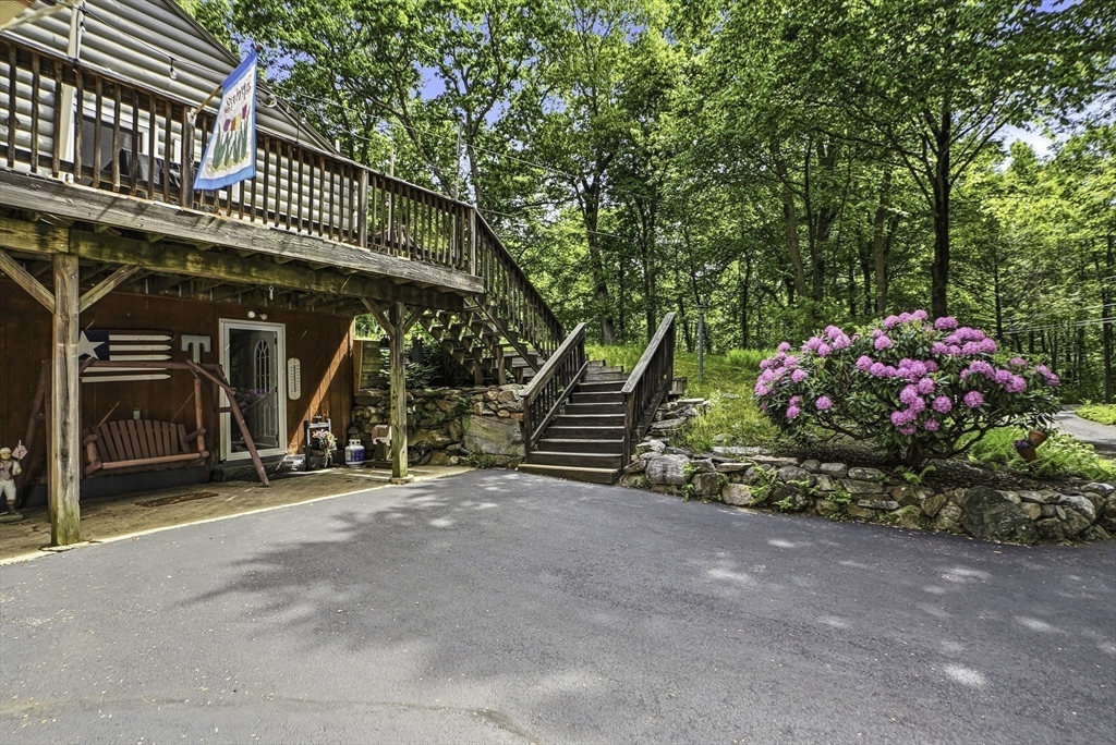 59 Woodland Road Southborough, MA 01772 - Photo 32 of 40