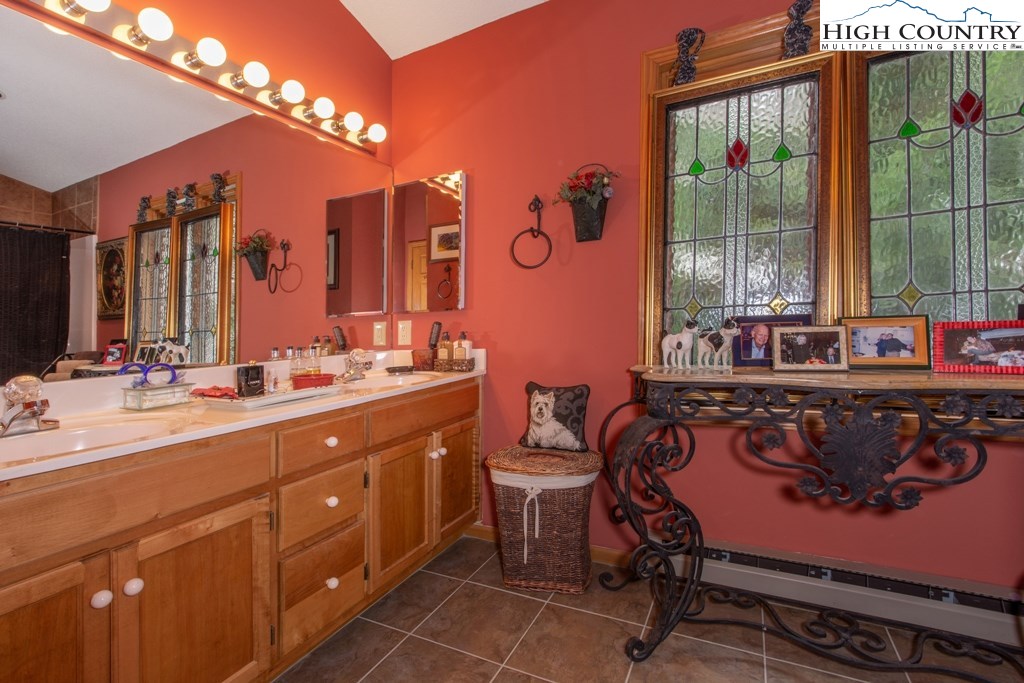 102 Hummingbird Road Beech Mountain, NC 28604 - Photo 11 of 23 Gallery Image 11