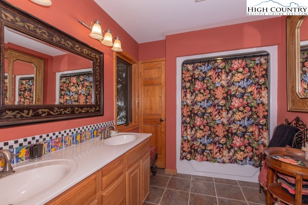 102 Hummingbird Road Beech Mountain, NC 28604 - Photo 13 of 23 Gallery Image 13