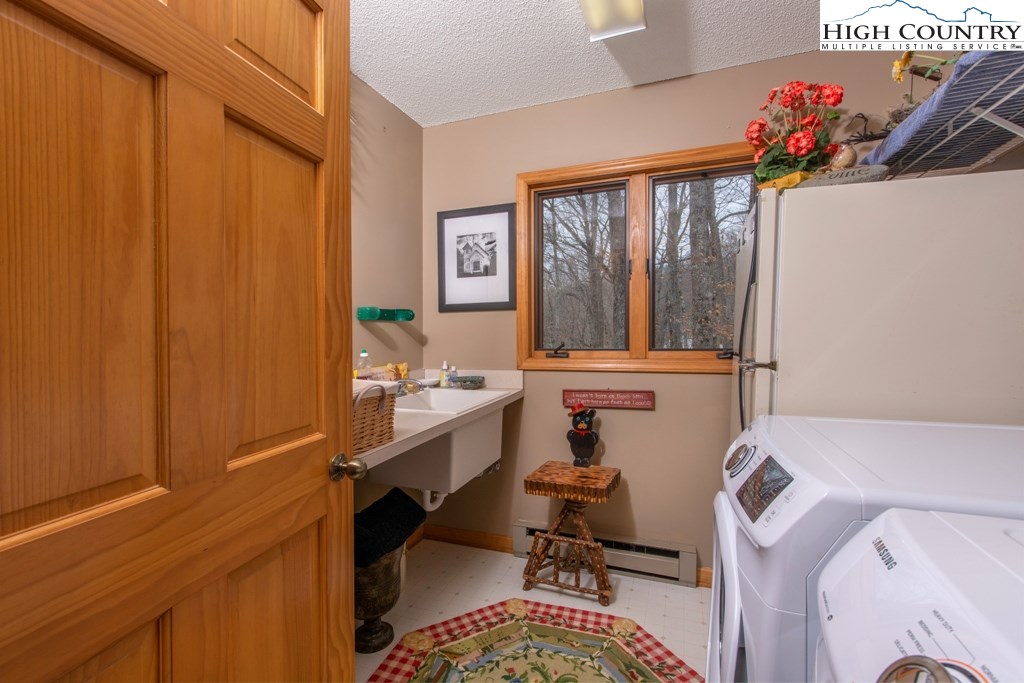 102 Hummingbird Road Beech Mountain, NC 28604 - Photo 16 of 23 Gallery Image 16