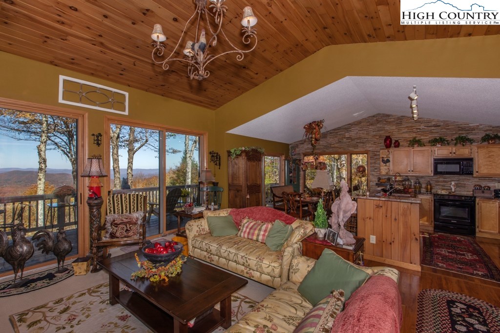 102 Hummingbird Road Beech Mountain, NC 28604 - Photo 6 of 23 Gallery Image 6