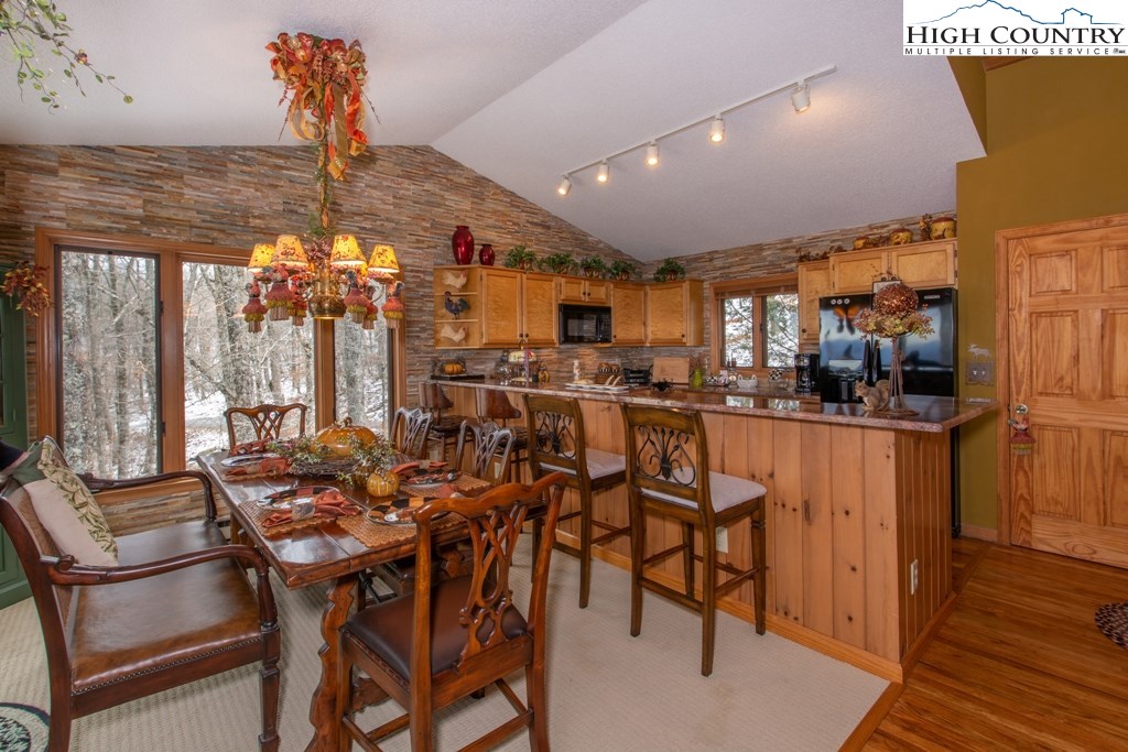 102 Hummingbird Road Beech Mountain, NC 28604 - Photo 8 of 23 Gallery Image 8