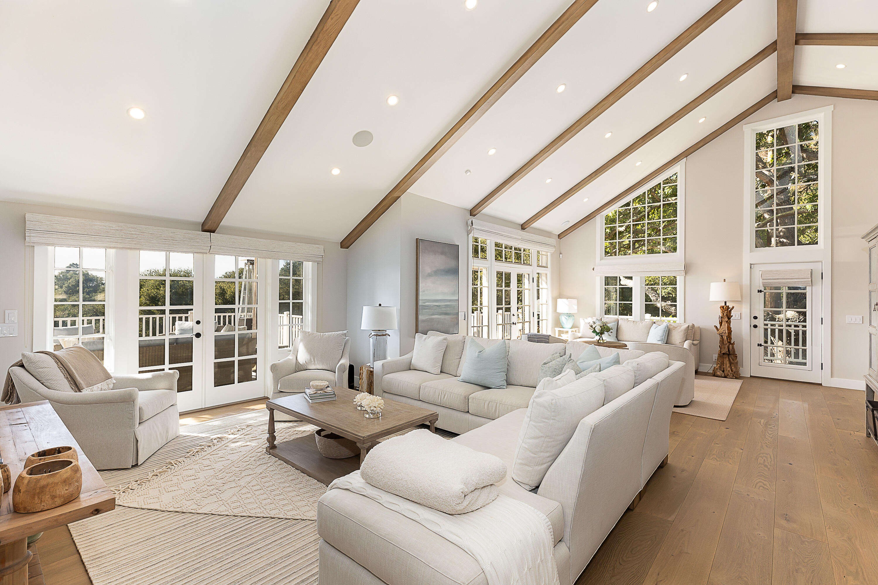 2885 Hidden Valley Lane Montecito, CA 93108 - Photo 6 of 25 HiddenValley2885.LivingArea