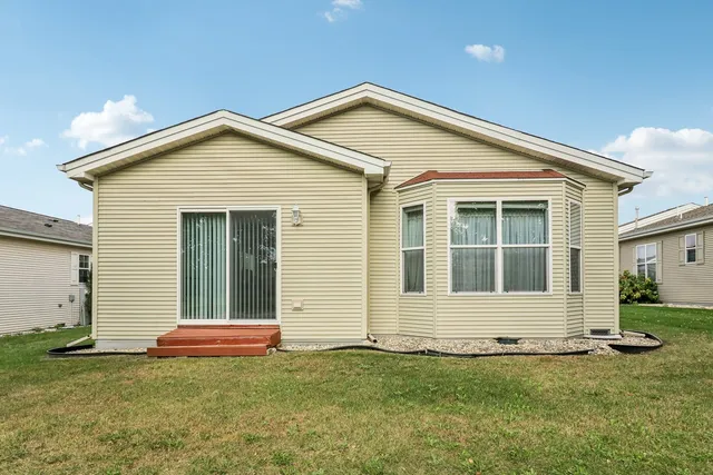 $197,000 | 3306 Stakes Lane, Grayslake, IL 60030