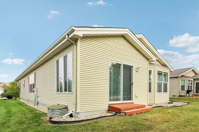 $197,000 | 3306 Stakes Lane, Grayslake, IL 60030