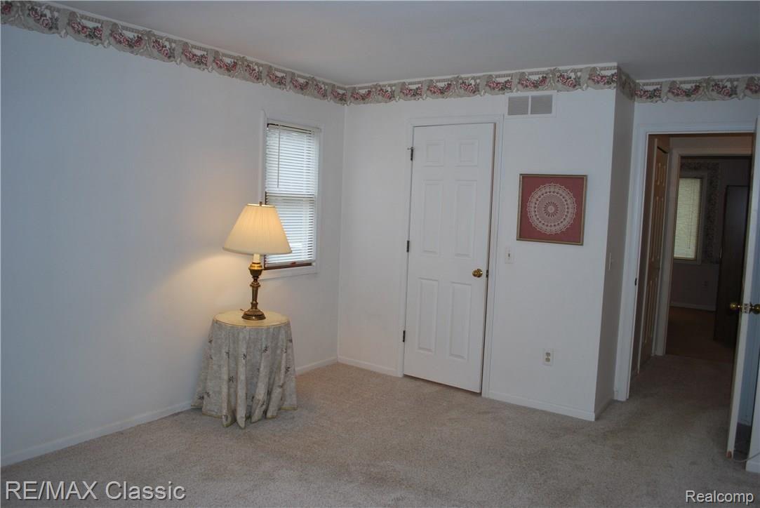 2622 Ripple Way White Lake, MI 48383 - Photo 10 of 17 028.JPG
