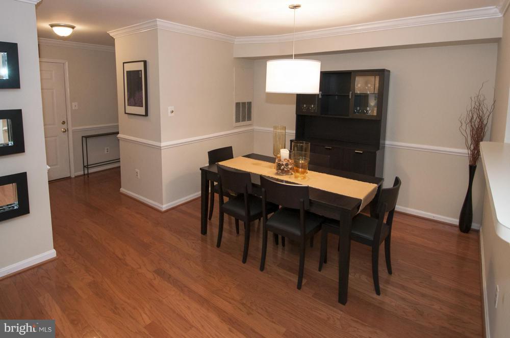 2220 Springwood Drive, Unit H Reston, VA 20191 - Photo 3 of 15 Dining Room