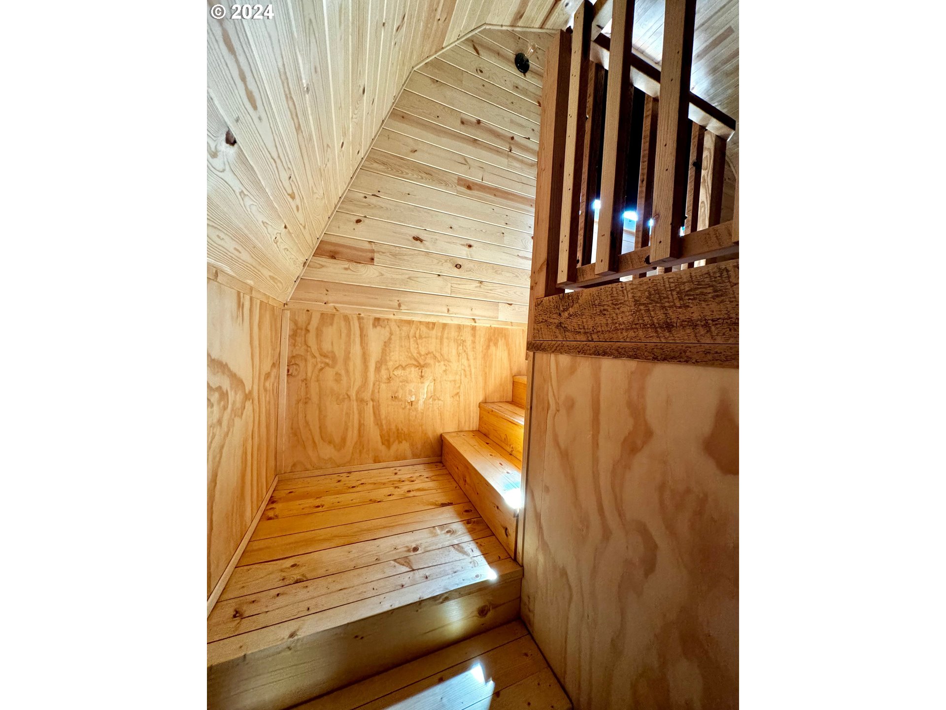 2231 3rd Street Baker City, OR 97814 - Photo 46 of 48 a view of balcony with wooden floor