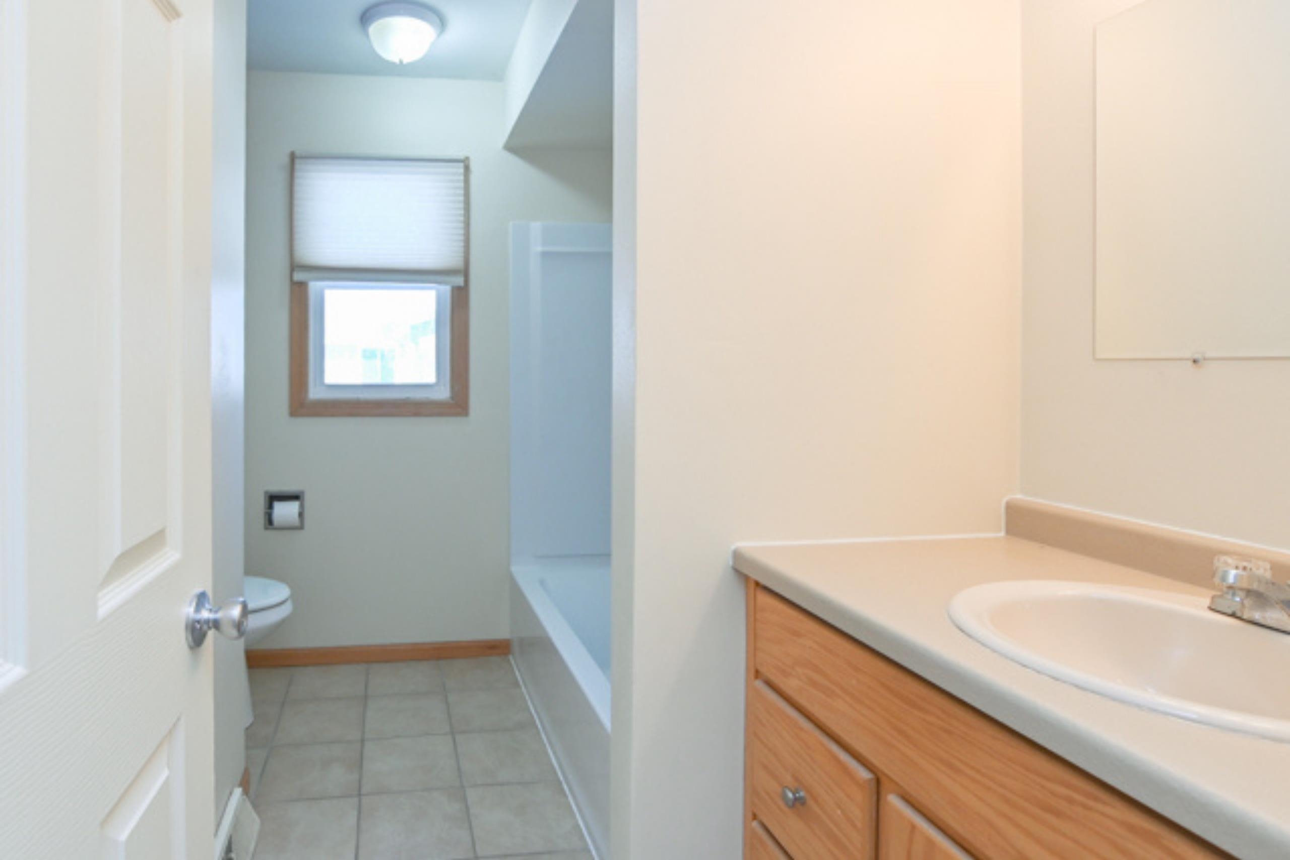 2747 West 8th Street Appleton, WI 54914 - Photo 12 of 45