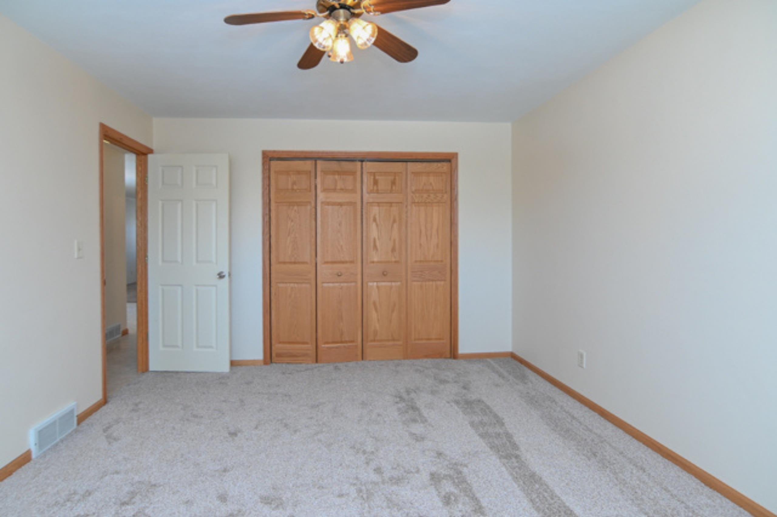 2747 West 8th Street Appleton, WI 54914 - Photo 15 of 45