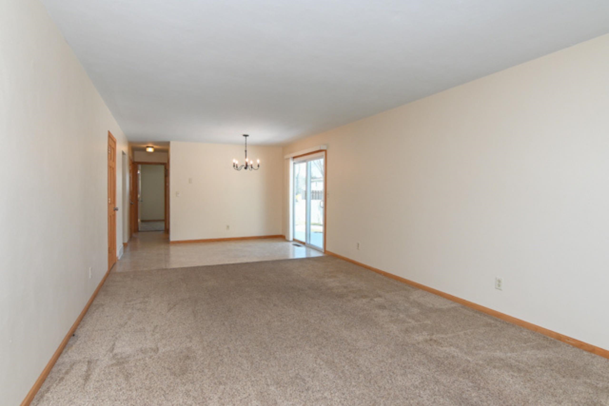 2747 West 8th Street Appleton, WI 54914 - Photo 2 of 45