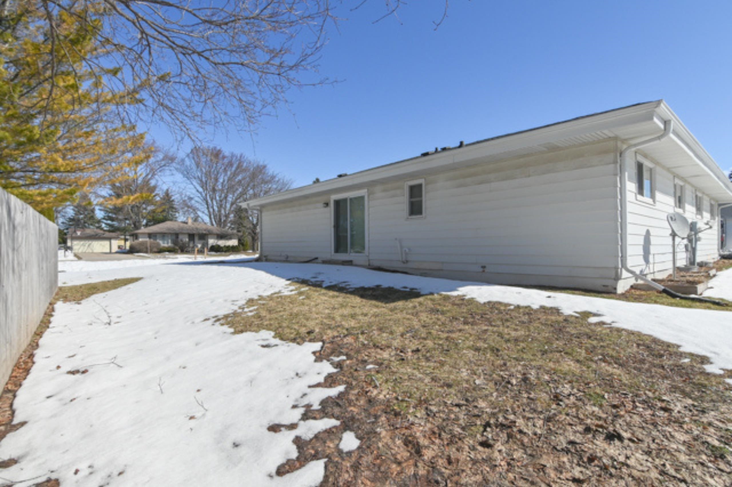 2747 West 8th Street Appleton, WI 54914 - Photo 37 of 45