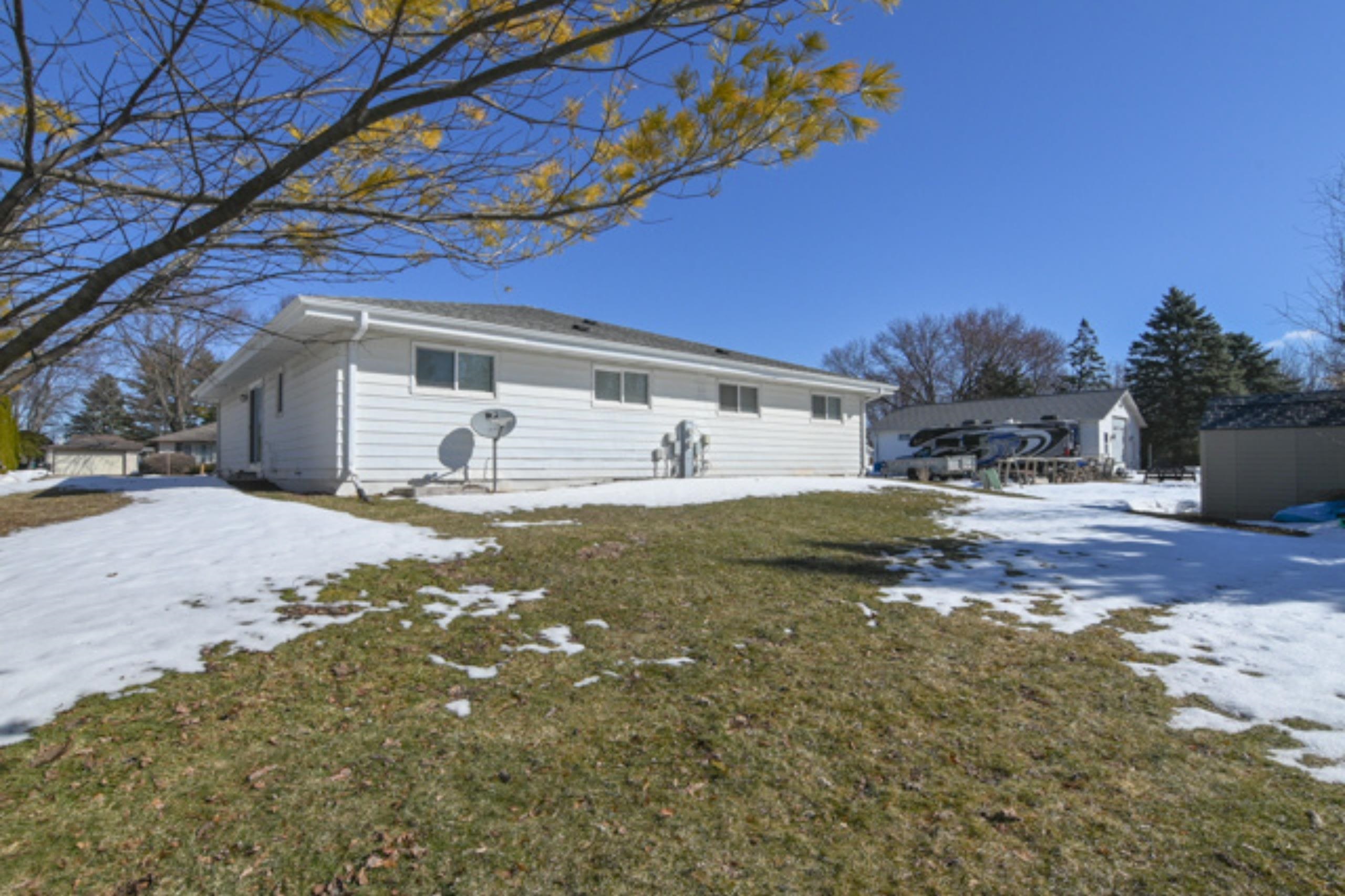 2747 West 8th Street Appleton, WI 54914 - Photo 38 of 45