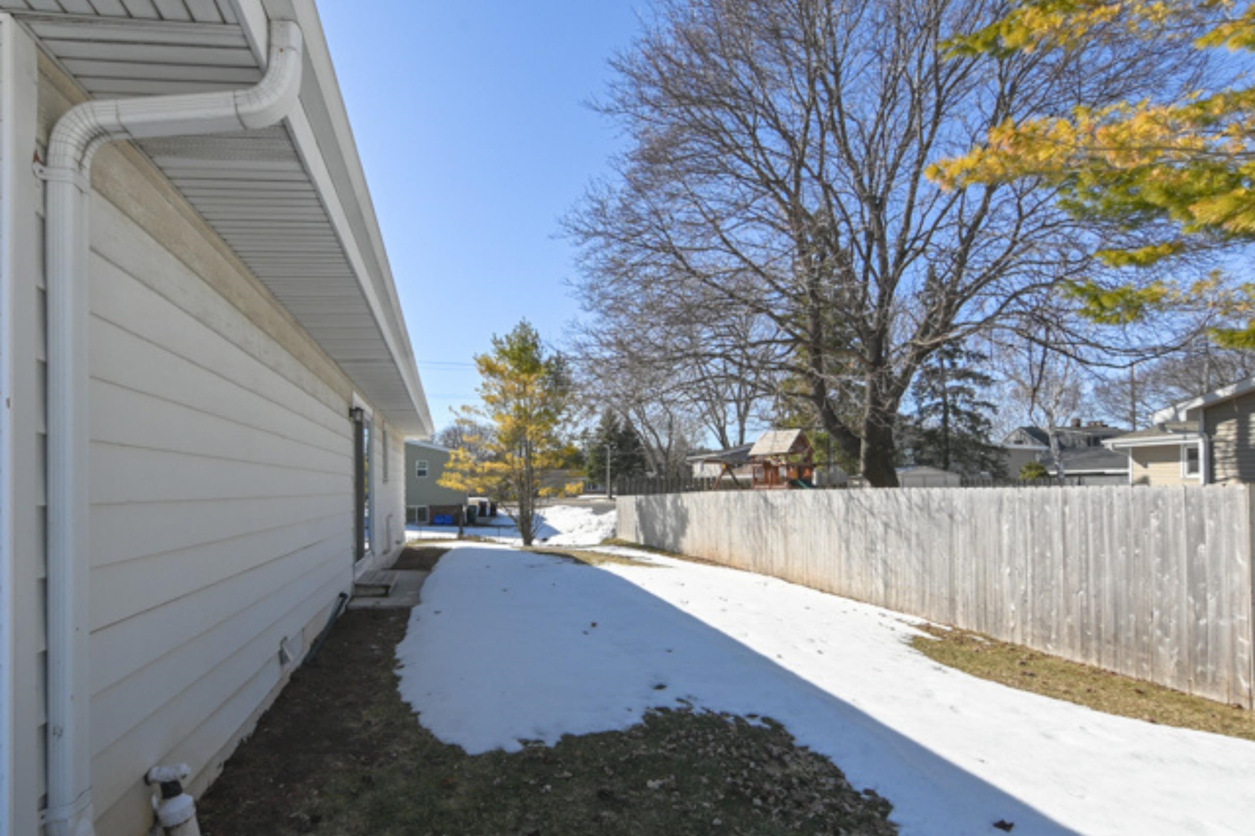 2747 West 8th Street Appleton, WI 54914 - Photo 40 of 45