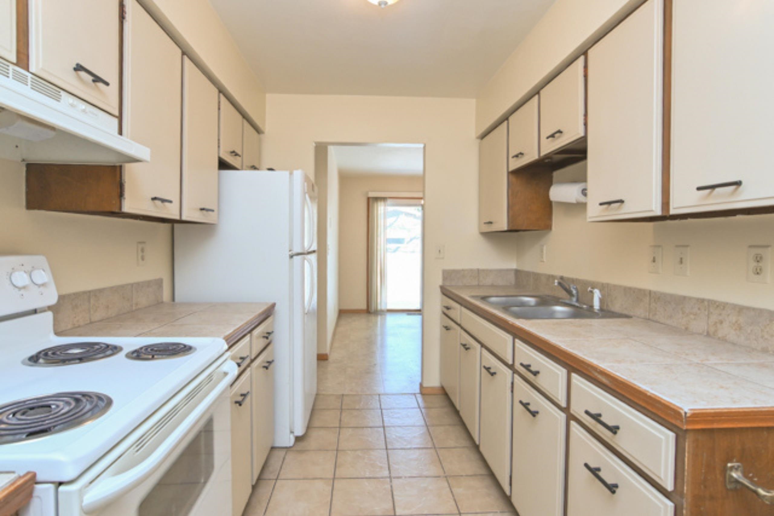 2747 West 8th Street Appleton, WI 54914 - Photo 6 of 45