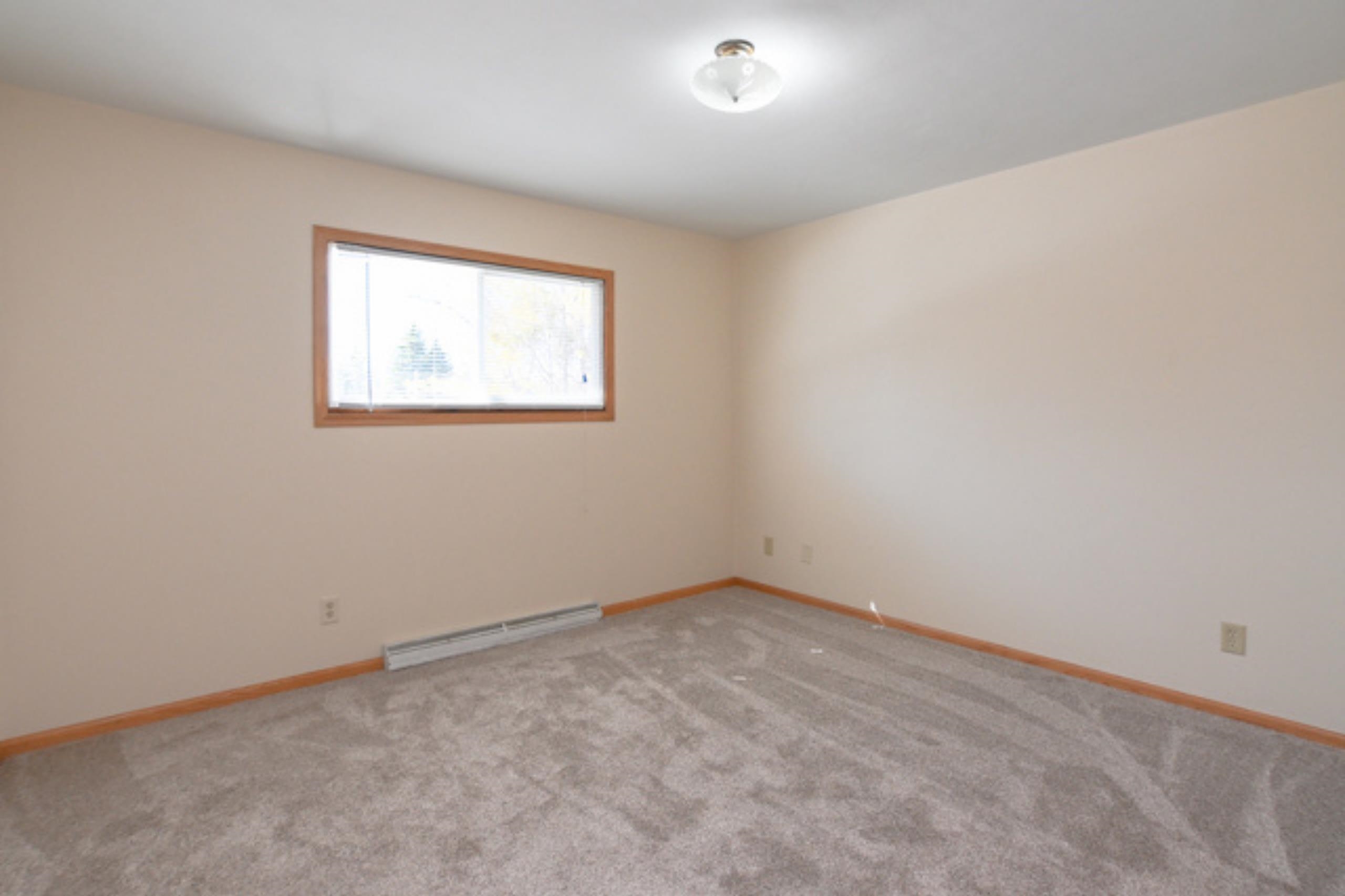 2747 West 8th Street Appleton, WI 54914 - Photo 10 of 45