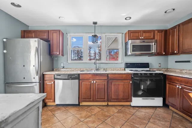 $339,000 | 2 Dennison Road, Salem, NH 03079