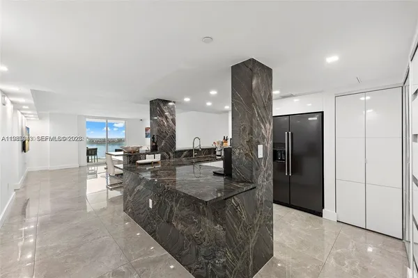 $5,500 | 2101 Brickell Avenue, Unit 506, Miami, FL 33129