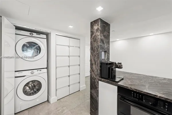 $5,500 | 2101 Brickell Avenue, Unit 506, Miami, FL 33129