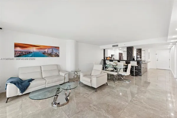 $5,500 | 2101 Brickell Avenue, Unit 506, Miami, FL 33129