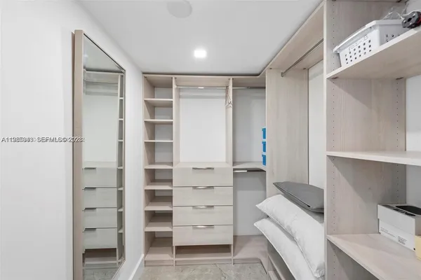 $5,500 | 2101 Brickell Avenue, Unit 506, Miami, FL 33129