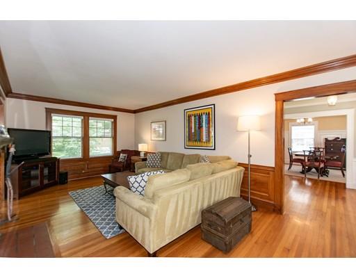 290 Woodland Road Newton, MA 02466 - Photo 6 of 23