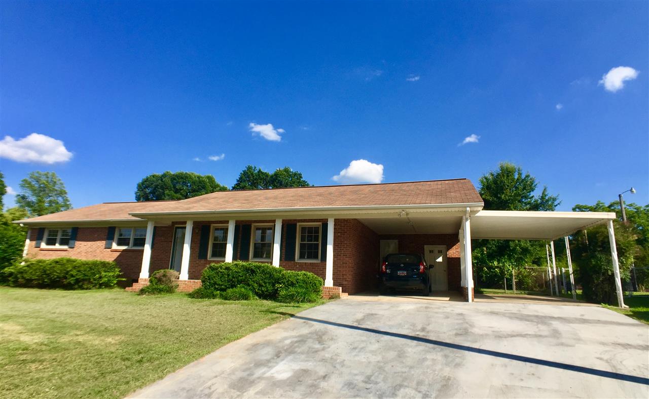 408 Farnsworth Road Spartanburg, SC 29301 - Photo 1 of 22 Gallery Image 1