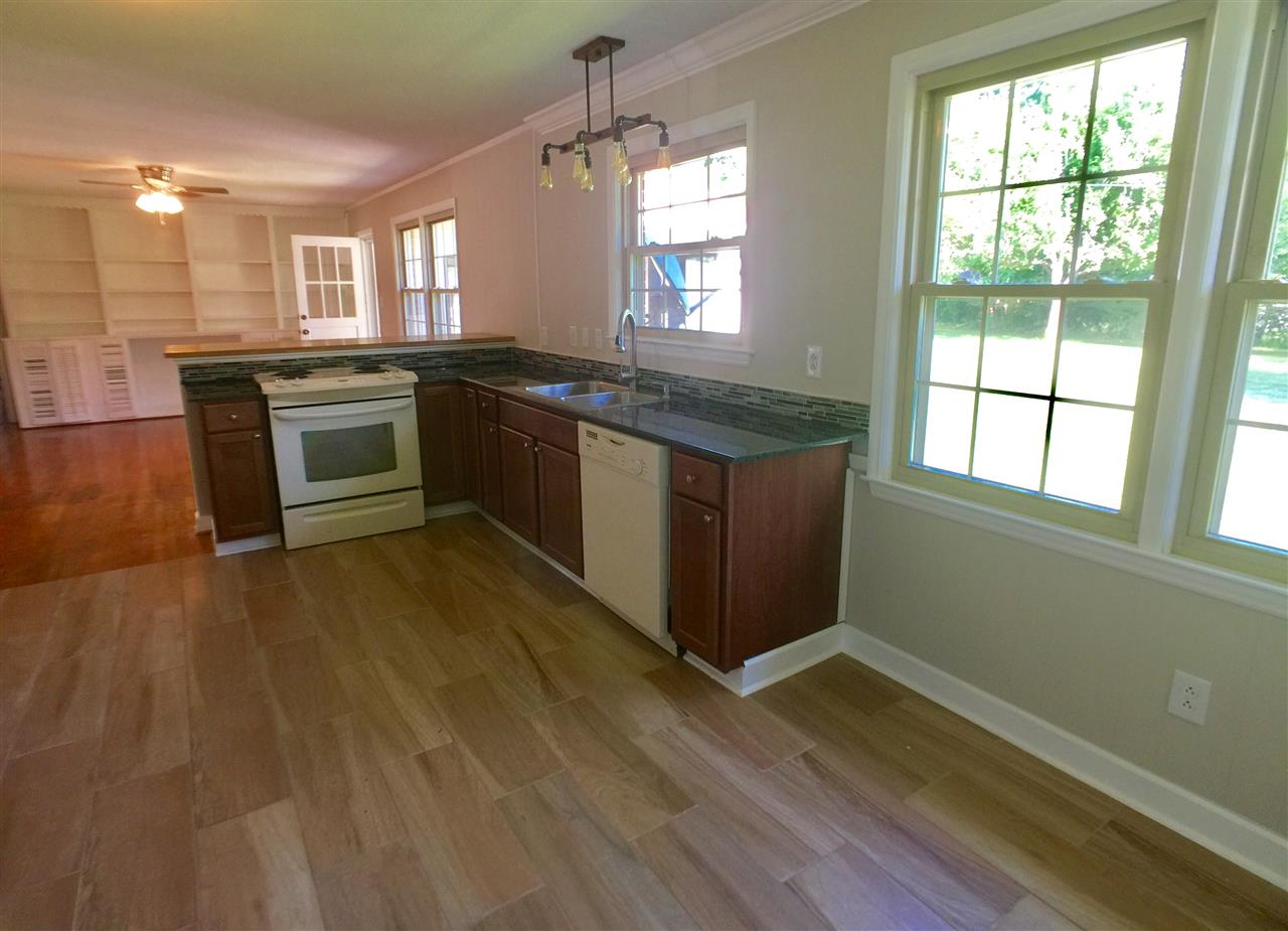 408 Farnsworth Road Spartanburg, SC 29301 - Photo 8 of 22 Gallery Image 8